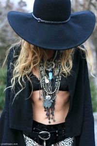 23925-Boho-In-Black